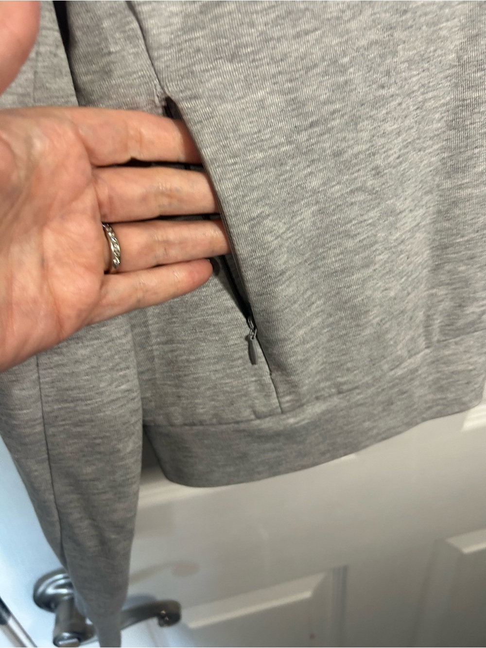 Adidas Wrapped 3-Stripes sweatshirt Slightly cropped Size XS Gray White Pockets - Picture 2 of 12